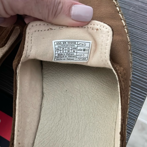 UGG Caleel, slip ons, size 7, brown - Picture 7 of 10